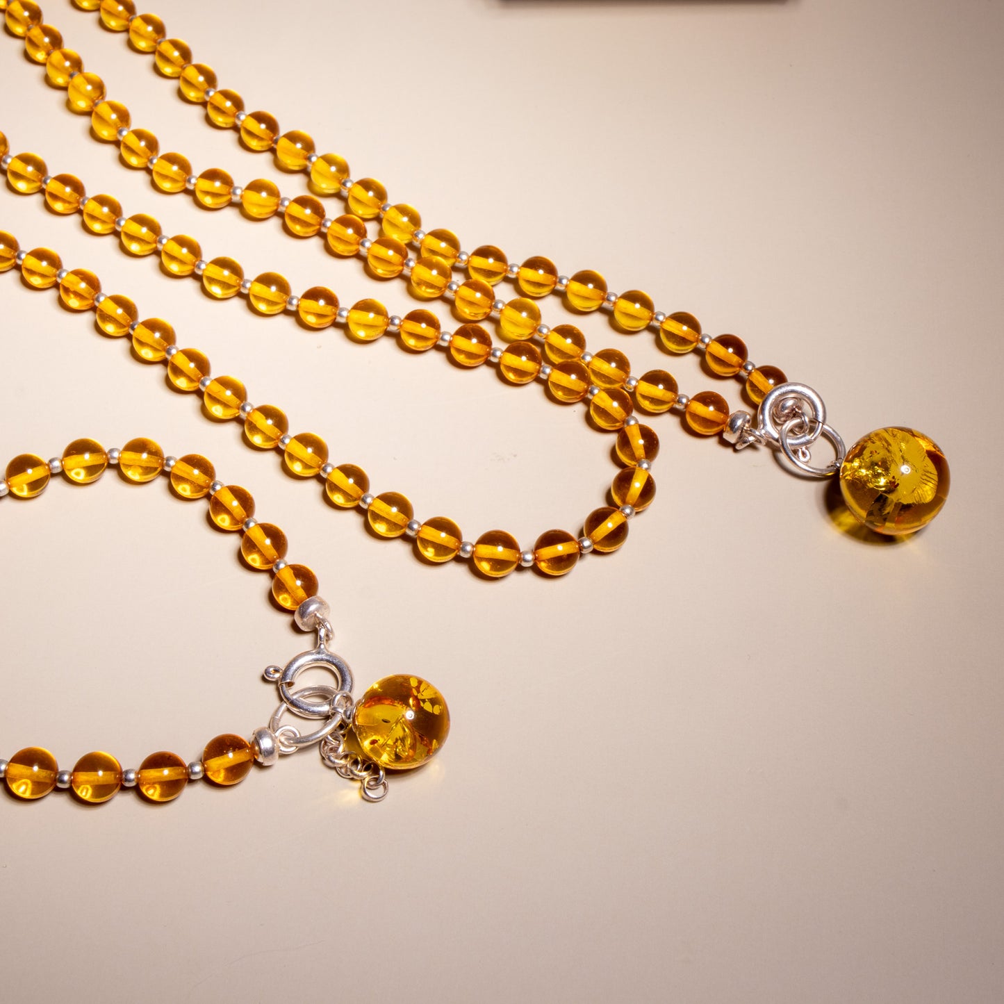 Conjunto de Âmbar Báltico Honey com Prata 925 – Colar 70 cm + Pulseira Ajustável