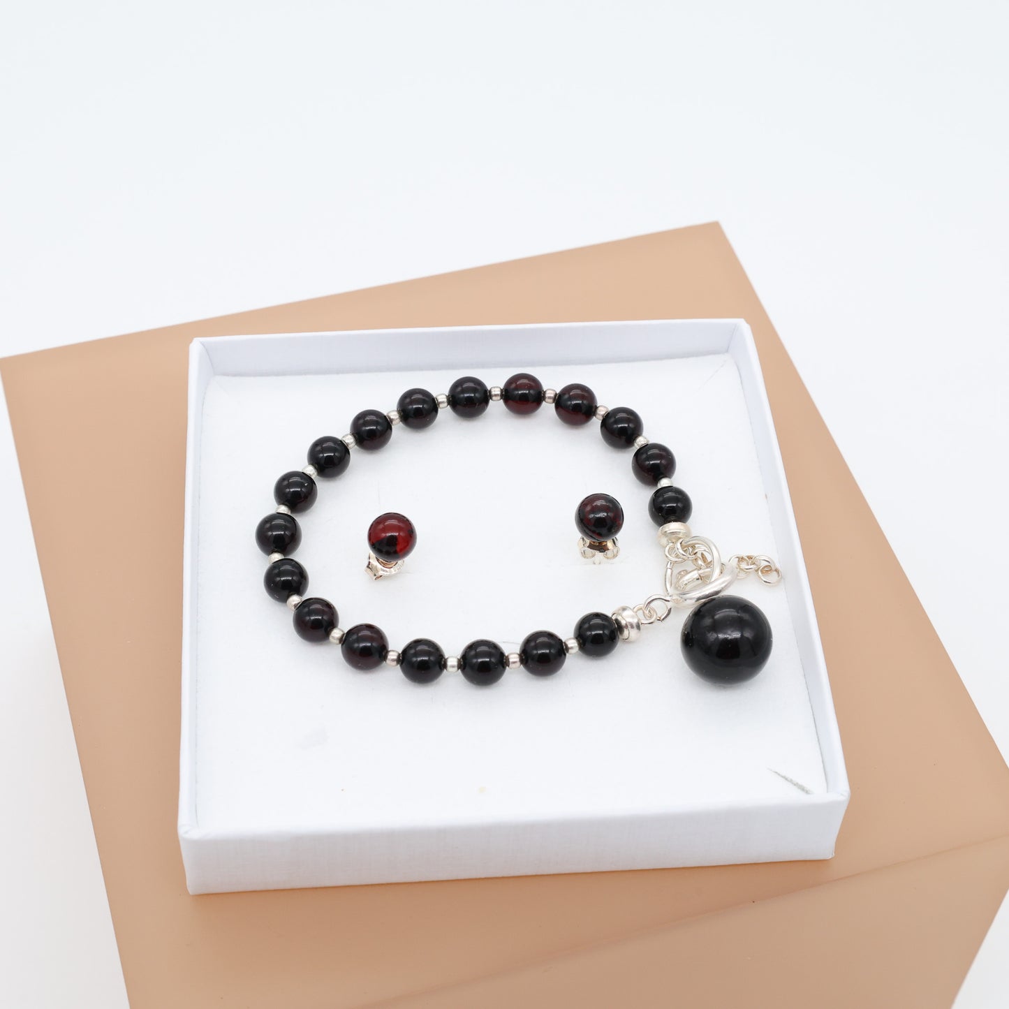 Conjunto de Pulseira e Brinco em Âmbar Báltico Label - Elegância Natural e Benefícios Terapêuticos