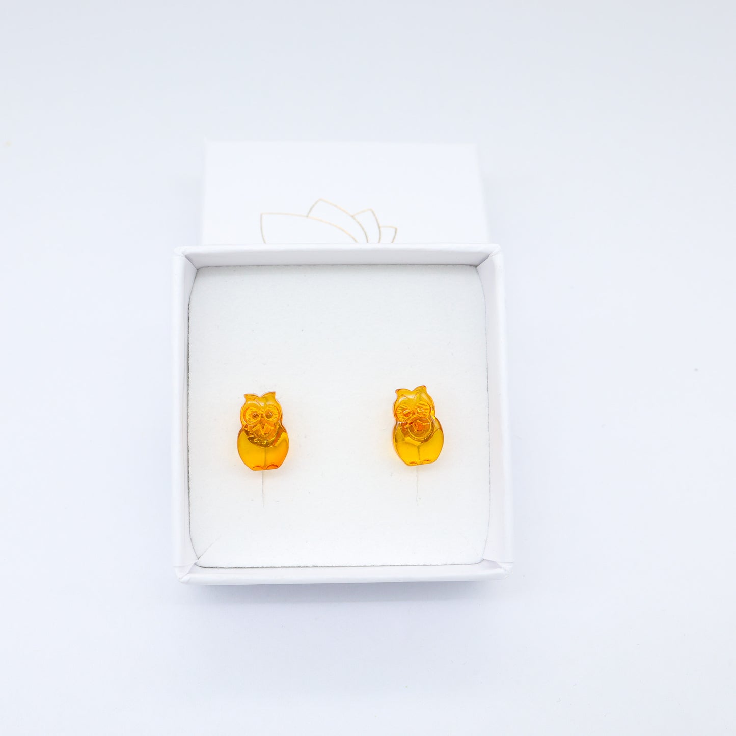 Brinco Âmbar Báltico – Coruja Mini | Infantil e Adulto