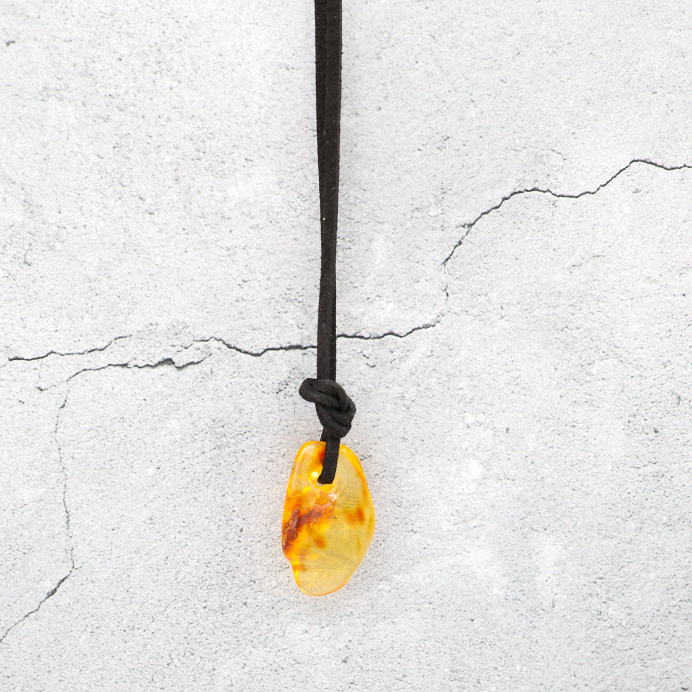 Amuleto Âmbar Báltico Guardião Solar