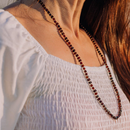 Colar Âmbar Dark Elegance – 70 cm