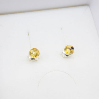 Brincos Green Glow – Âmbar Báltico