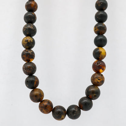 Colar Âmbar Báltico Raiz Ancestral 45 cm — Verde Escuro Fosco