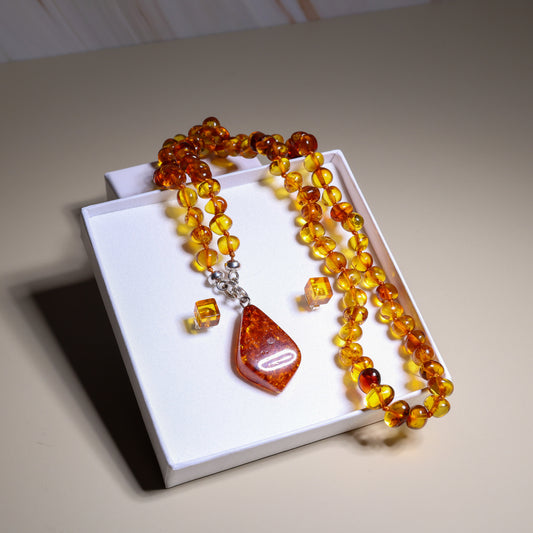 Conjunto Solar – Colar e Brincos em Âmbar Báltico