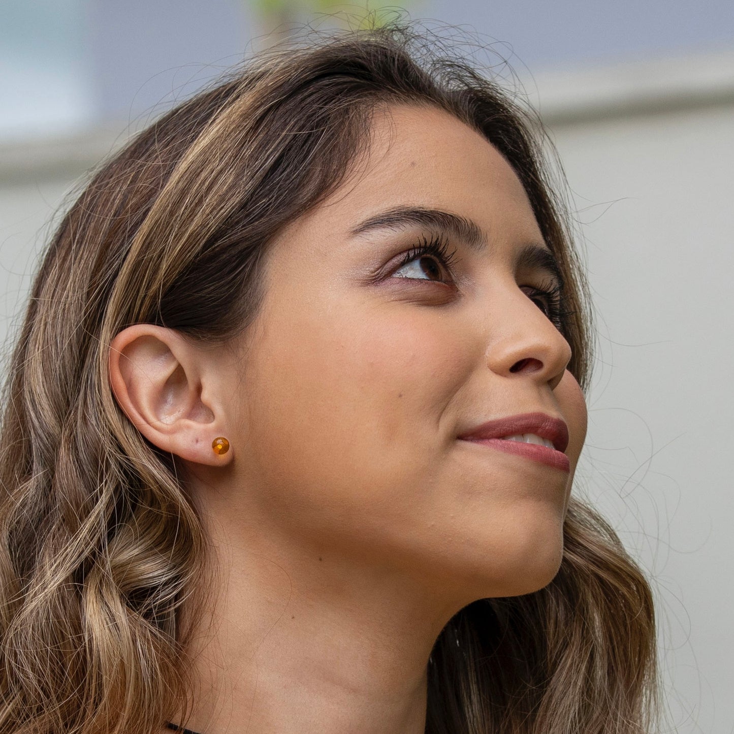 Brincos Honey  Glow – Âmbar Báltico