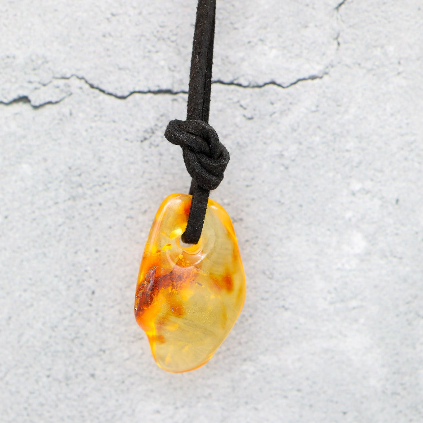 Amuleto Âmbar Báltico Guardião Solar