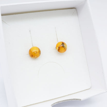 Brinco Âmbar Báltico Esfera Natural | Prata 925