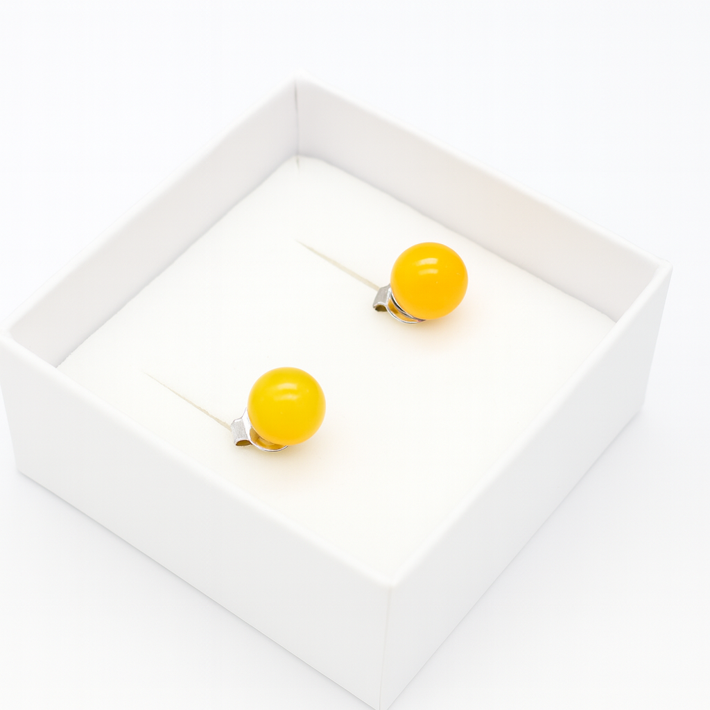 Brincos Milky Glow – Âmbar Báltico