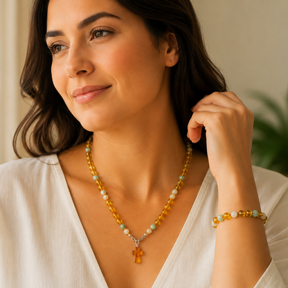 Conjunto Proteção Divina | Colar com Cruz e Pulseira em Âmbar Natural