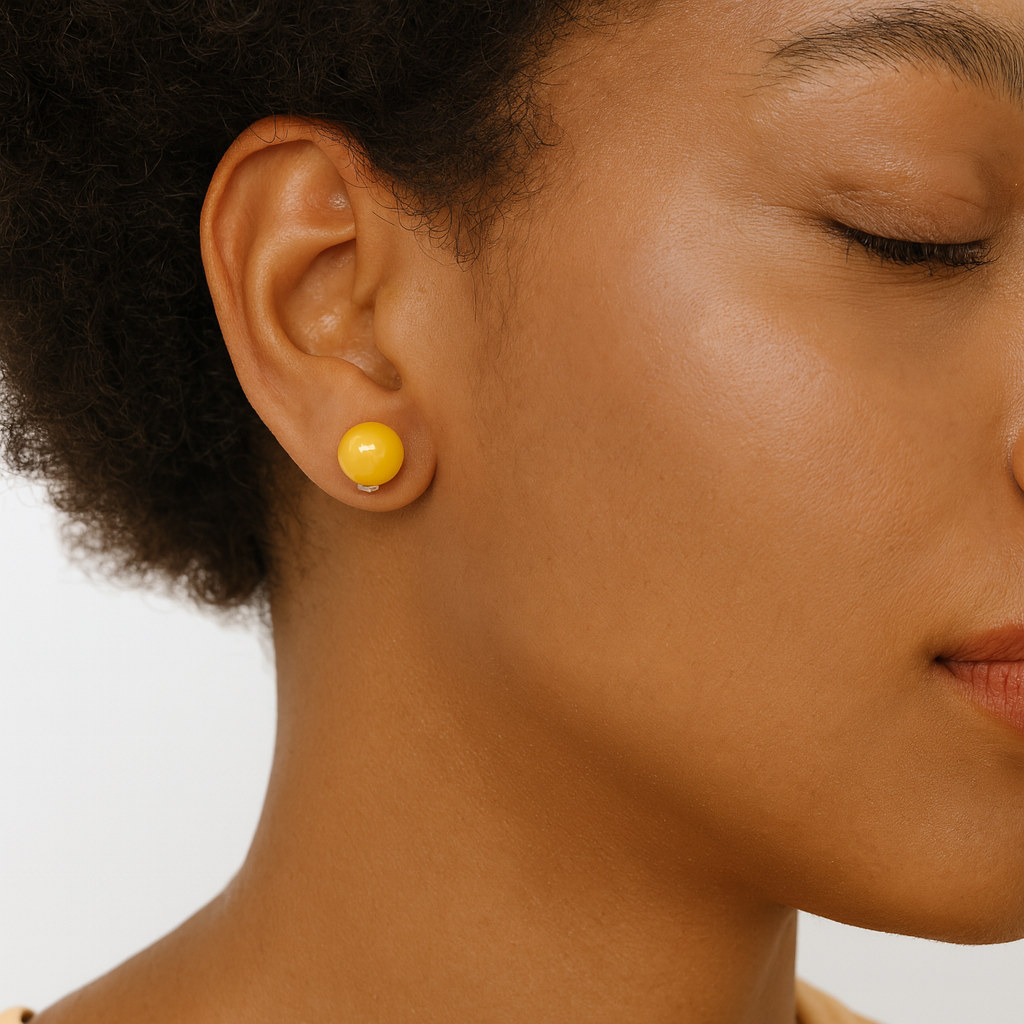 Brincos Milky Glow – Âmbar Báltico